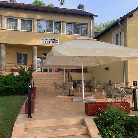 Bf Hotel Balatonföldvár Eksteriør bilde